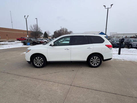 2016 Nissan Pathfinder S