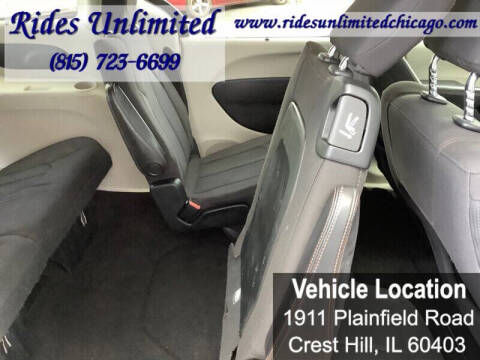 2017 Chrysler Pacifica Touring-L