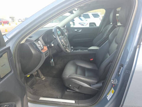 2023 Volvo XC60 Recharge T8 Plus Bright Theme