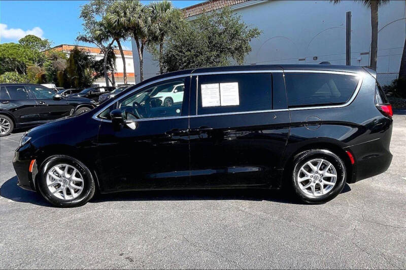 2023 Chrysler Pacifica Touring L