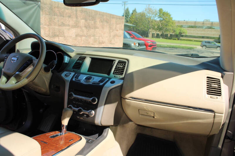 2010 Nissan Murano LE