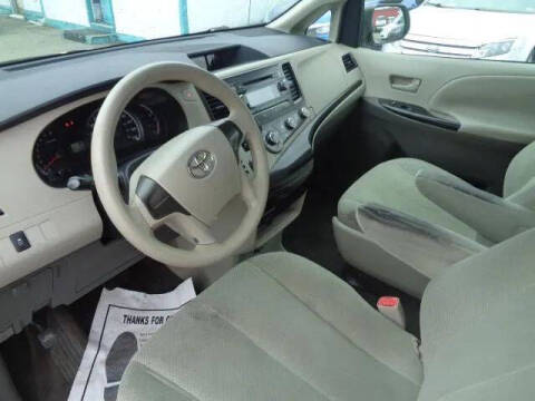 2011 Toyota Sienna Base 7-Passenger