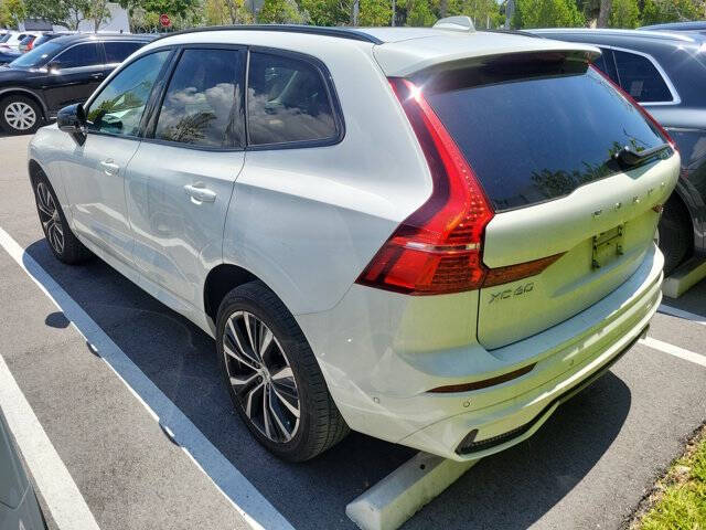 2024 Volvo XC60 B5 Plus Dark Theme