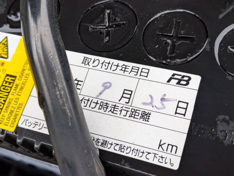 2000 Daihatsu YRV