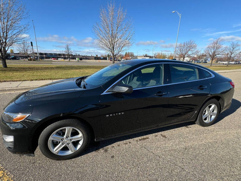 2022 Chevrolet Malibu 1FL photo 2