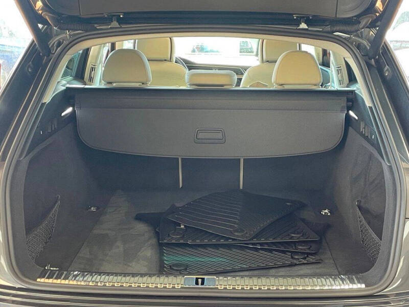 2019 Audi e-tron quattro Premium Plus