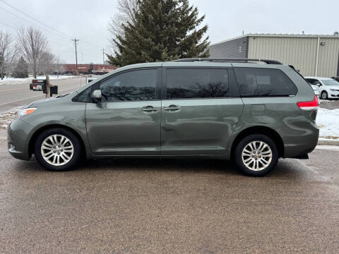 2013 Toyota Sienna XLE Mobility 7-Passenger