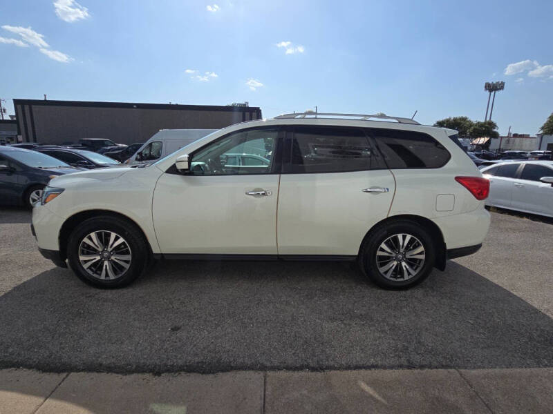 2017 Nissan Pathfinder SL