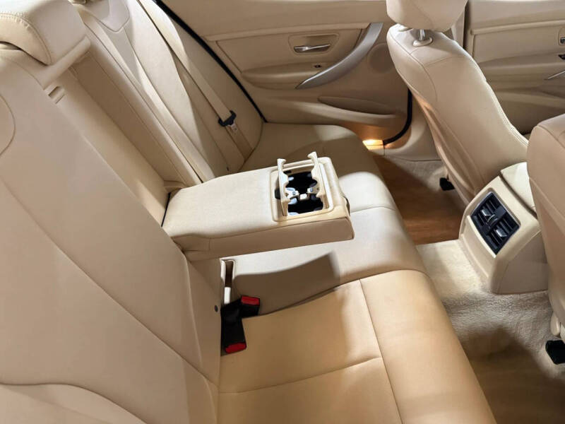 2016 BMW 3 Series 320i