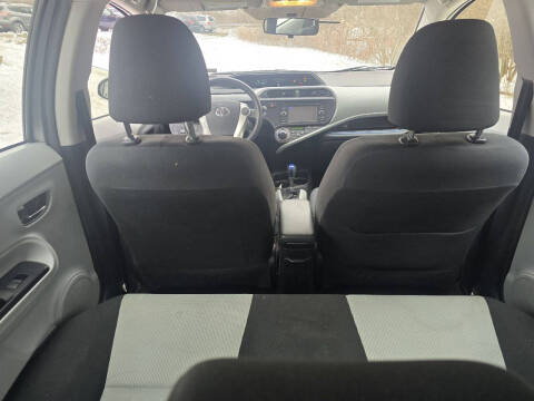 2012 Toyota Prius c Four