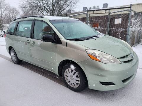 2008 Toyota Sienna for sale at Farris Auto in Cottage Grove WI