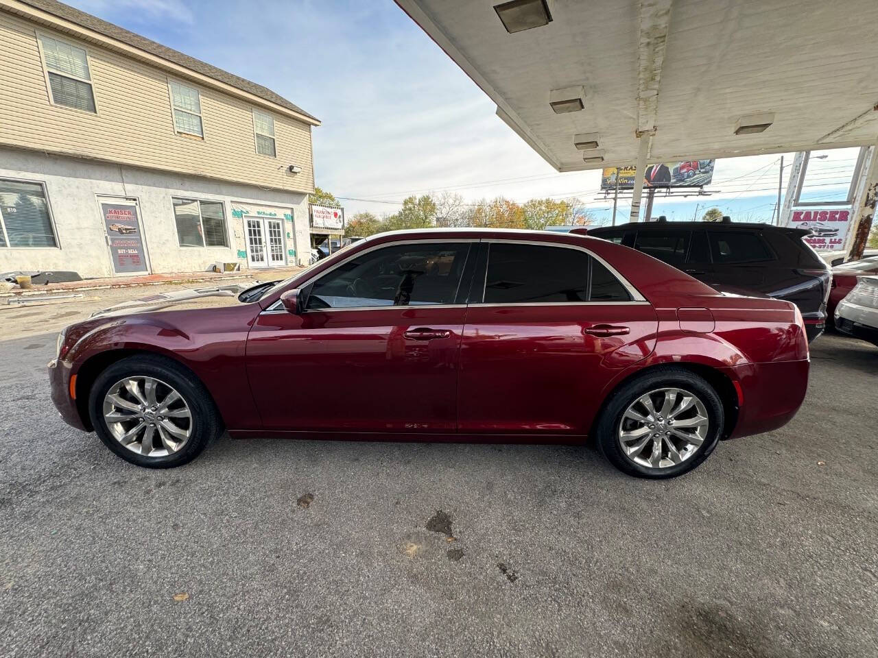 2015 Chrysler 300 for sale at KAISER MOTOR CARS.LLC in Bowling Green, KY