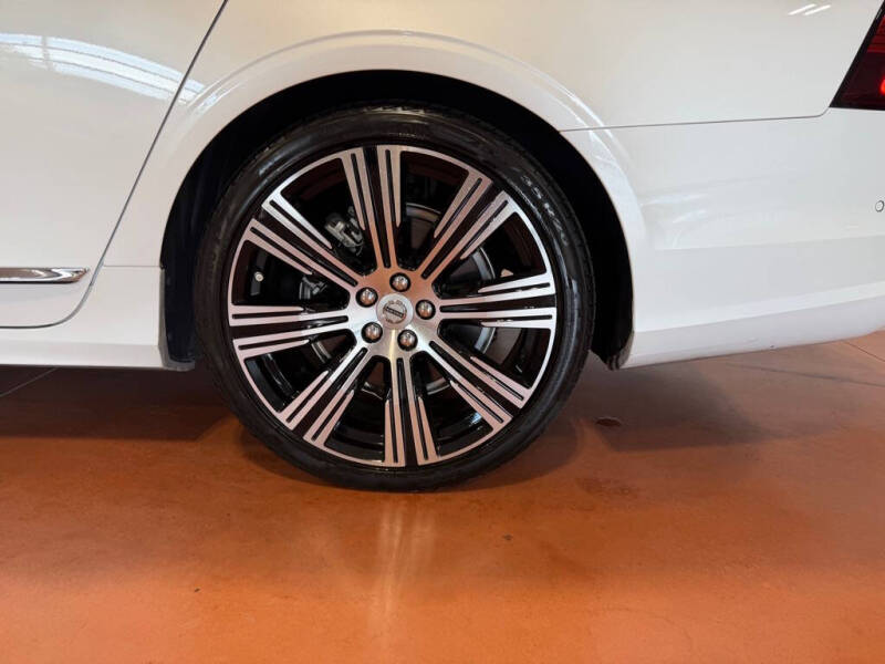 2023 Volvo S90 B6 Plus