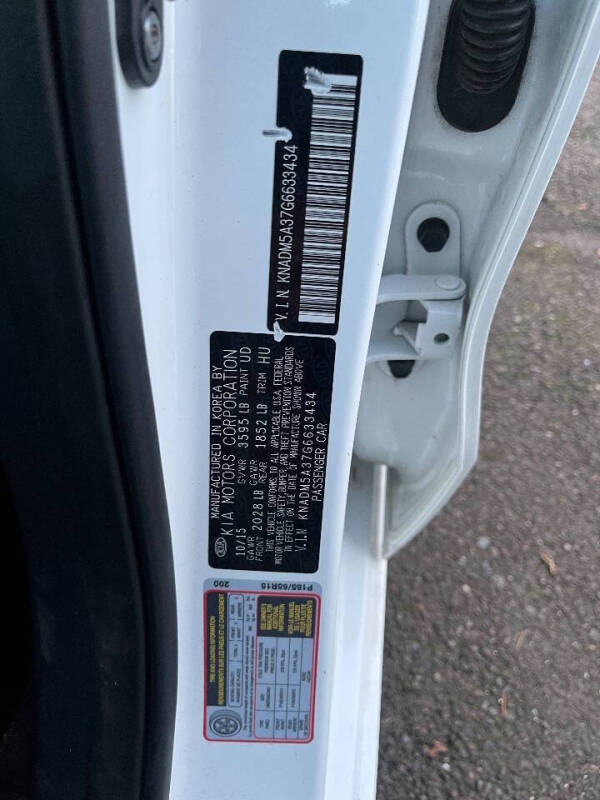 2016 Kia Rio 5-Door LX