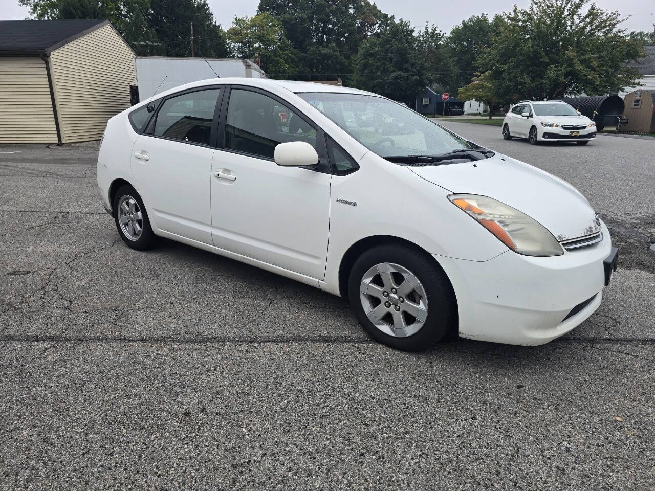 2008 Toyota Prius for sale at QUEENSGATE AUTO SALES in York, PA