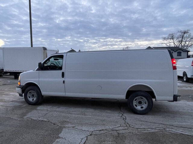 2025 Chevrolet Express 2500