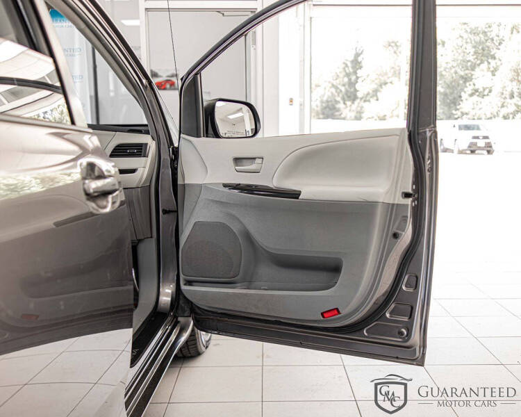 2012 Toyota Sienna