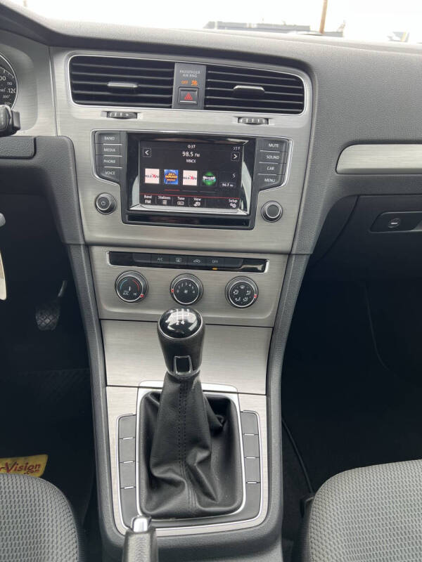 2015 Volkswagen Golf TSI S