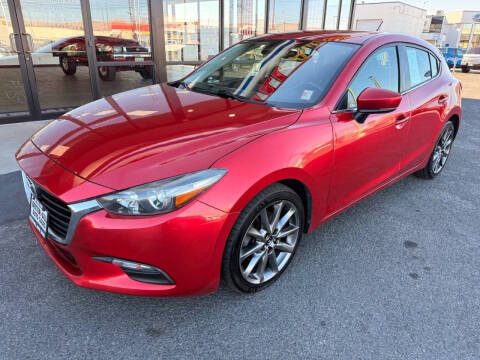 2018 Mazda MAZDA3 Touring
