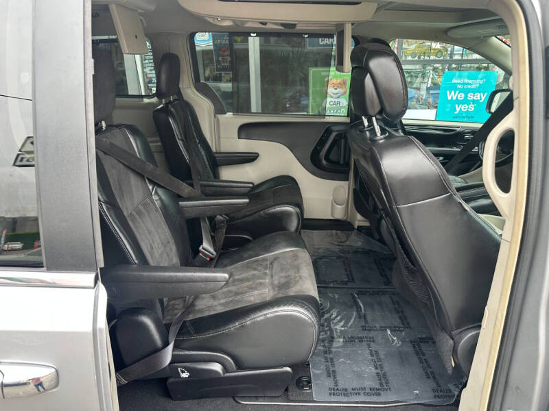 2016 Chrysler Town and Country Limited