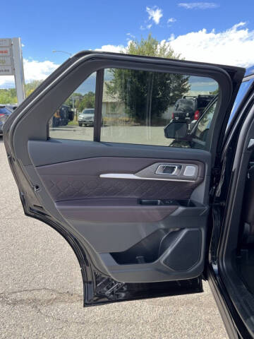 2025 Ford Explorer Platinum