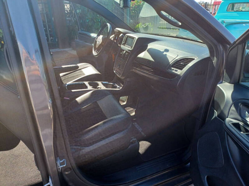 2015 Dodge Grand Caravan SXT Plus