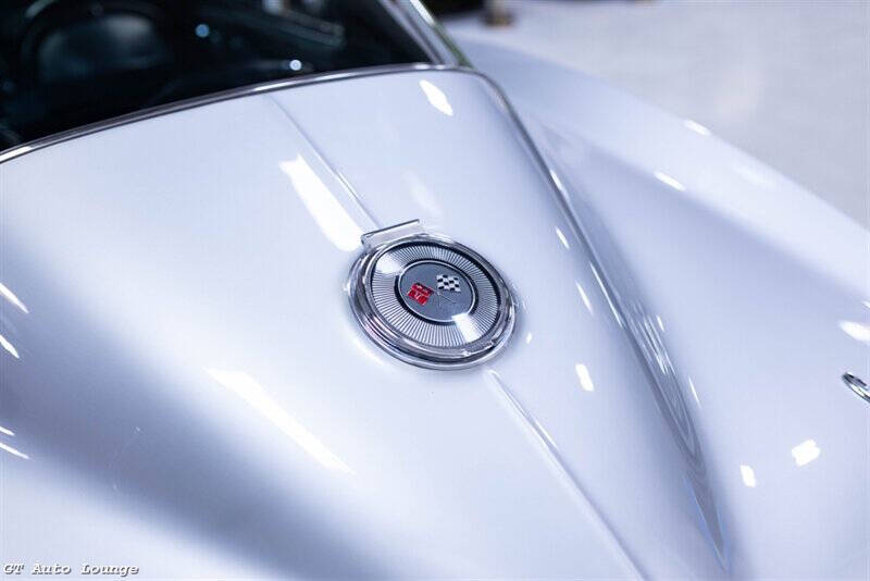 1966 Chevrolet Corvette 29