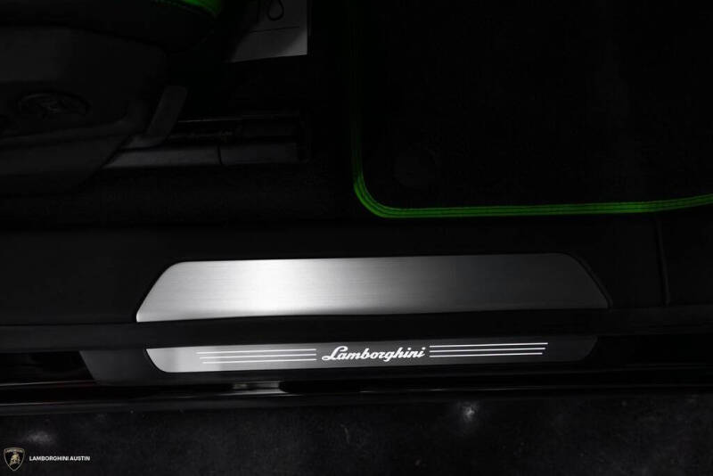 2024 Lamborghini Urus S