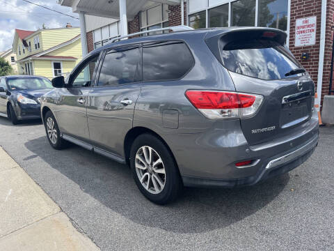 2016 Nissan Pathfinder SV