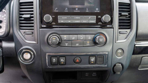 2022 Nissan Titan SV