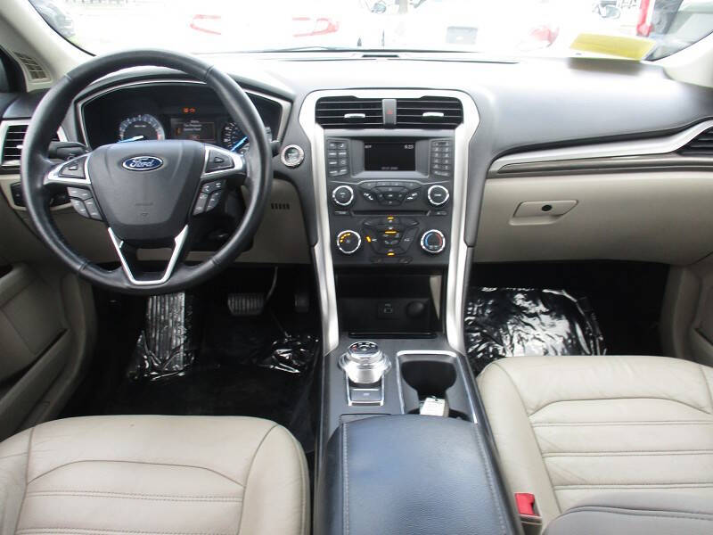 2017 Ford Fusion SE