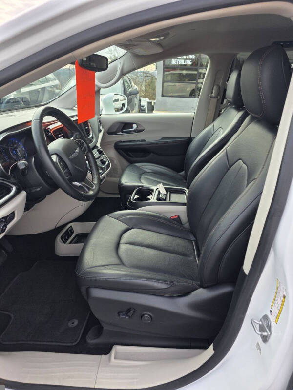 2020 Chrysler Pacifica Touring L