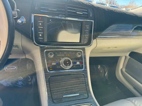 2017 Lincoln Continental Black Label