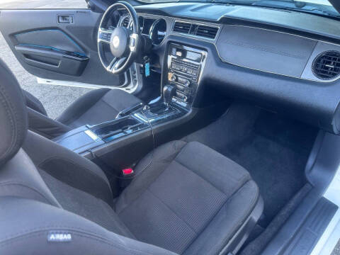 2013 Ford Mustang V6