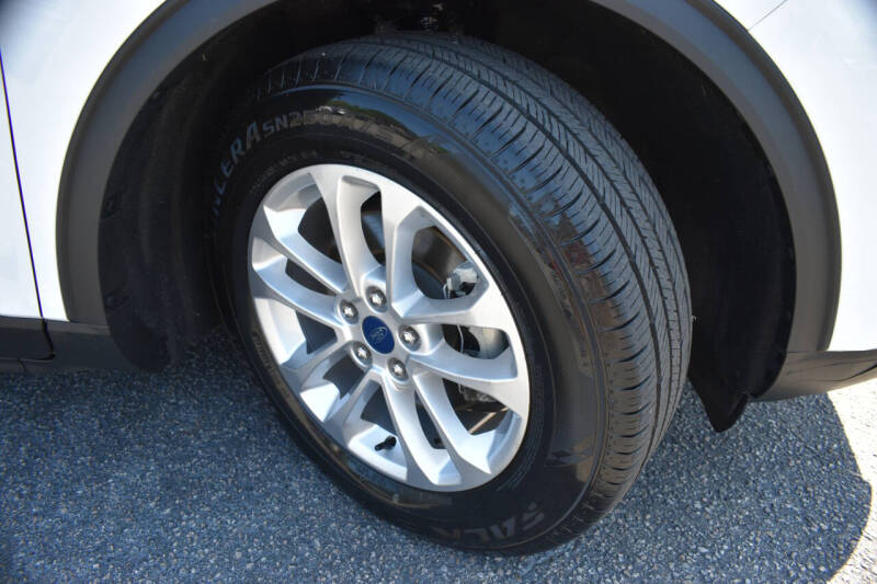 2020 Ford Escape SE