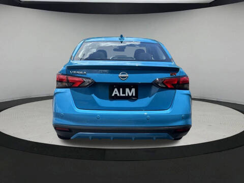 2025 Nissan Versa SR