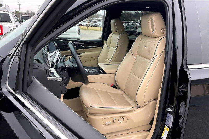 2022 Cadillac Escalade Premium Luxury