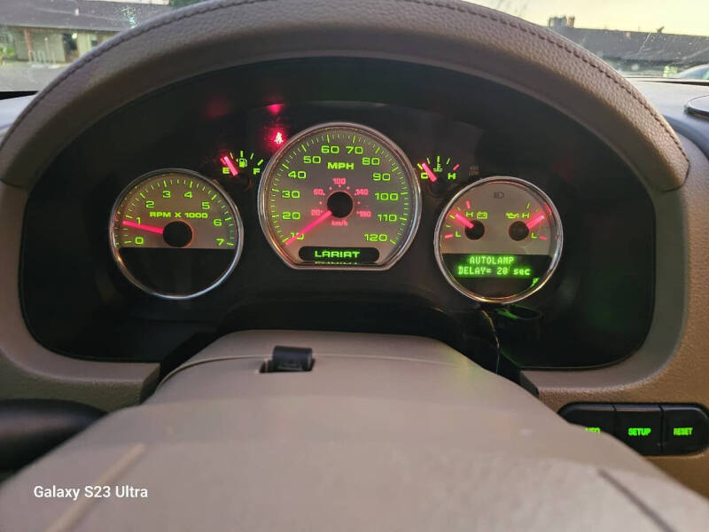 2005 Ford F-150 Lariat