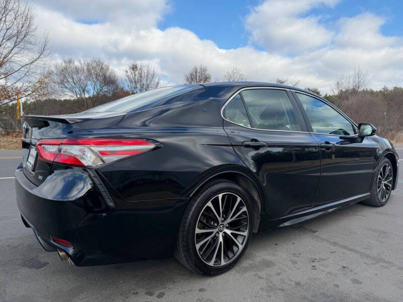 2018 Toyota Camry SE