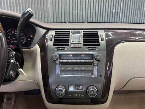 2011 Cadillac DTS Luxury Collection