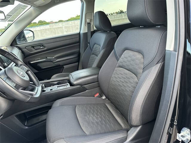 2024 Nissan Pathfinder SV