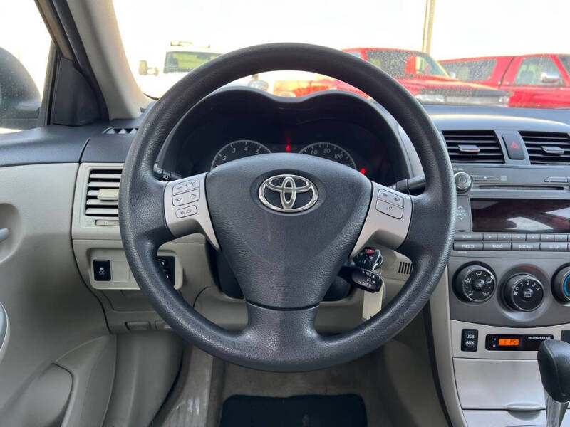 2011 Toyota Corolla LE