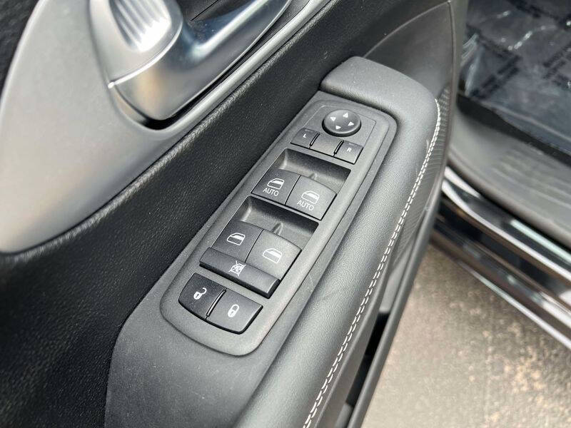 2024 Chrysler Pacifica Touring