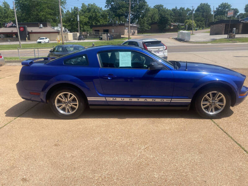 2005 Ford Mustang V6 Deluxe