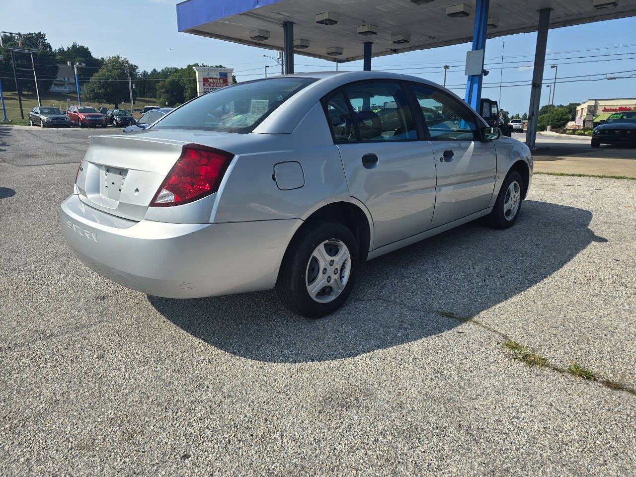 2004 Saturn Ion for sale at QUEENSGATE AUTO SALES in York, PA