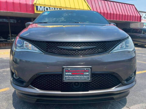 2020 Chrysler Pacifica Touring L
