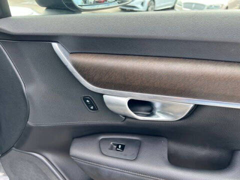 2020 Volvo V90 Cross Country T6