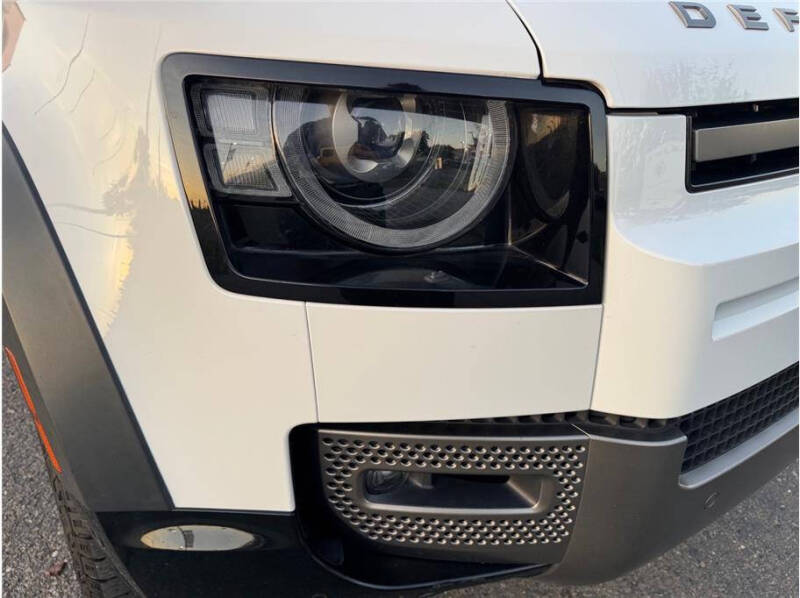 2022 Land Rover Defender 110 X-Dynamic SE