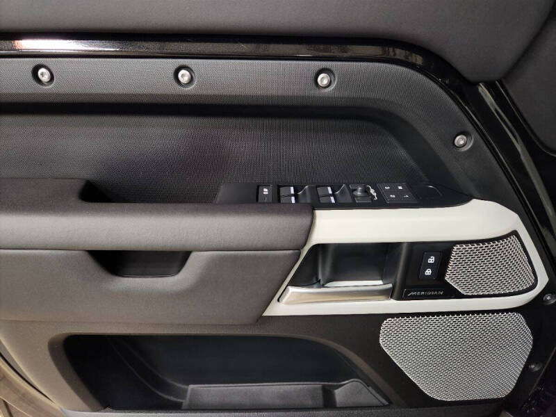 2024 Land Rover Defender 130 P400 S