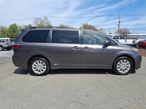 2015 Toyota Sienna LE 7-Passenger